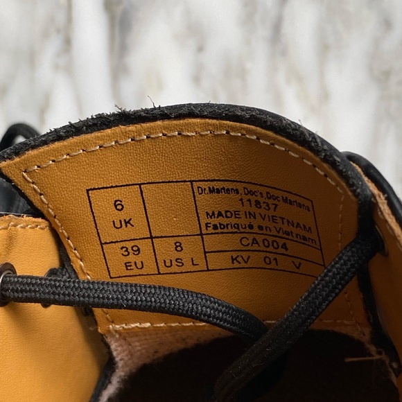 DR. MARTENS 1461 SMOOTH LEATHER OXFORD SHOES IN BLACK - Picture 5 of 9